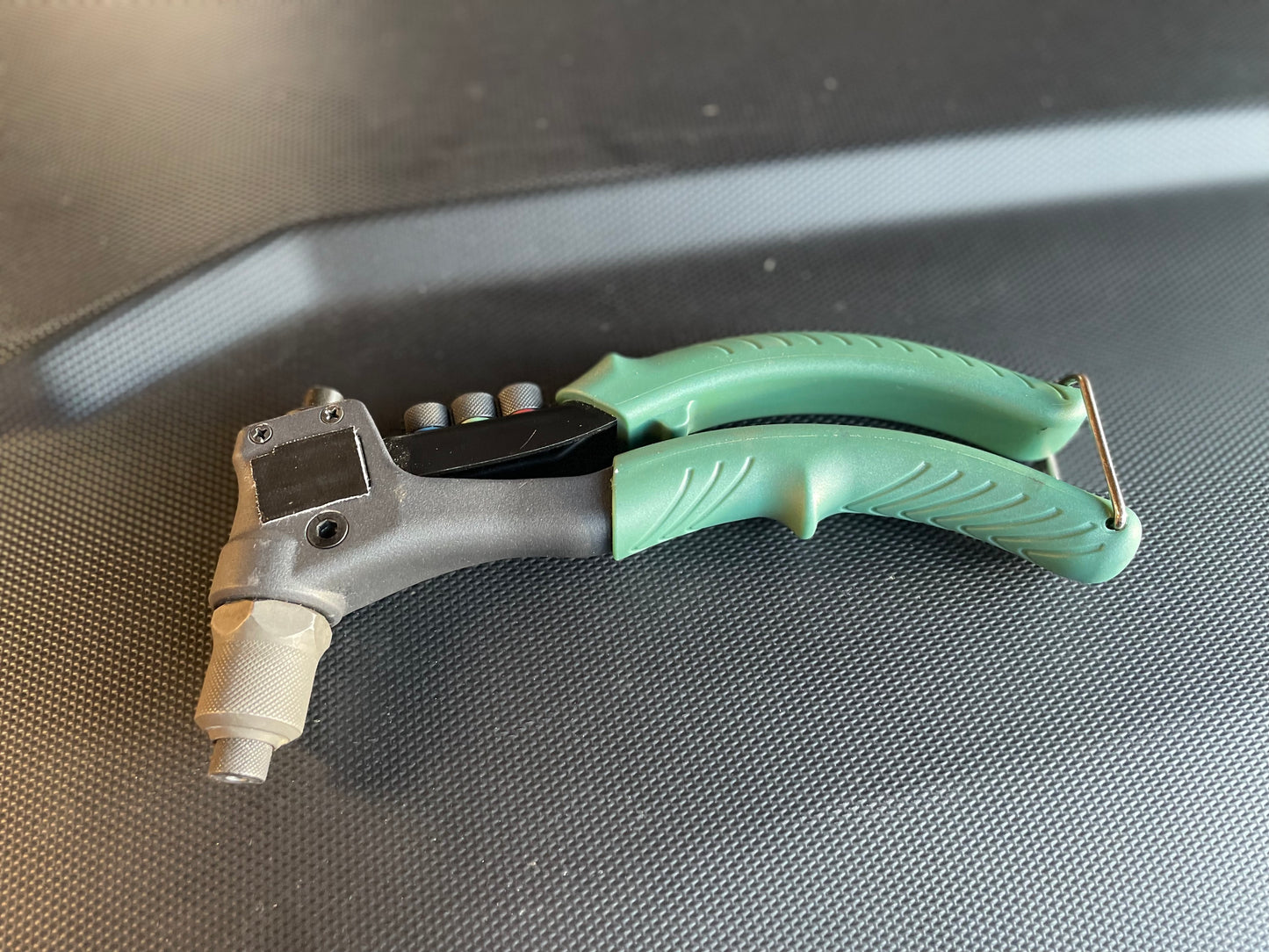 Rivet Gun